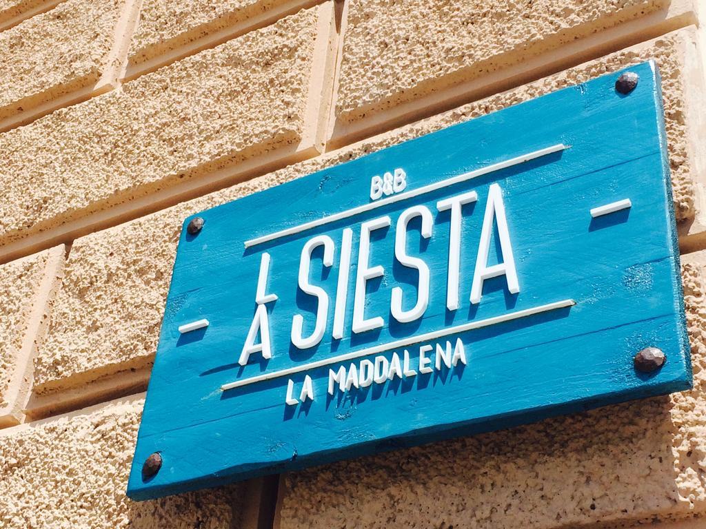 Отель La Siesta Ла-Маддалена Экстерьер фото